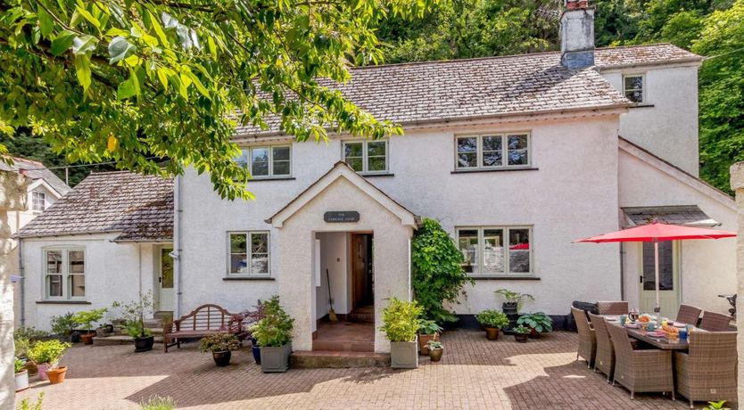 Photo of 4 Bed in Llanfoist