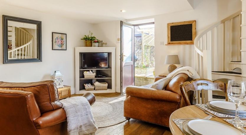 Photo of 2 Bed in Dainton