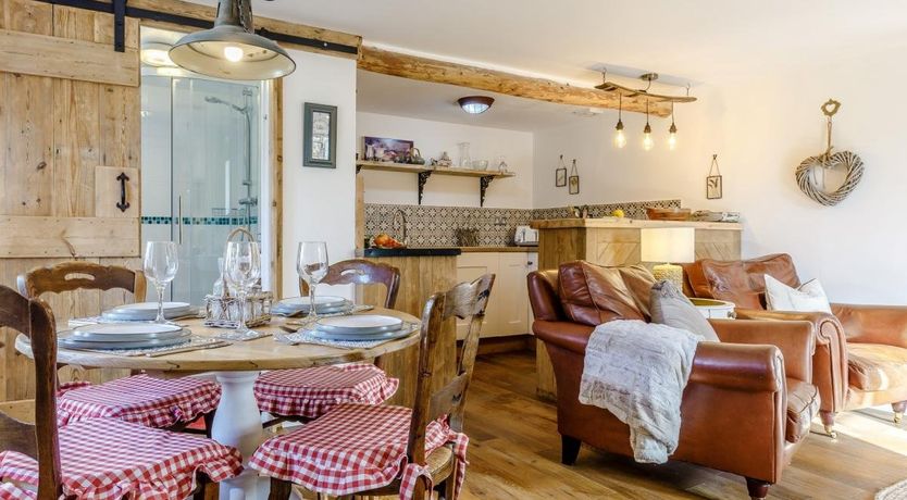 Photo of 2 Bed in Dainton