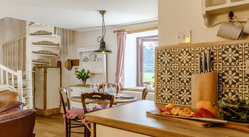 Photo of 2 Bed in Dainton