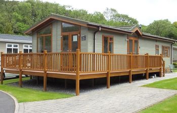 Log Cabin in West Wales Holiday Cottage