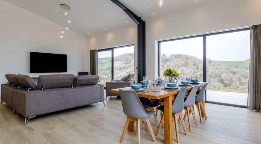 Photo of 4 Bed in Ilfracombe