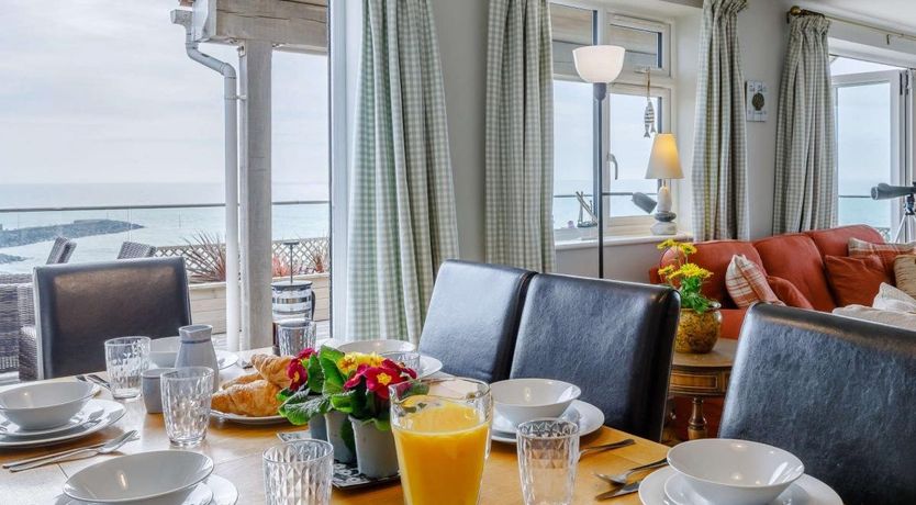 Photo of 4 Bed in West Bay