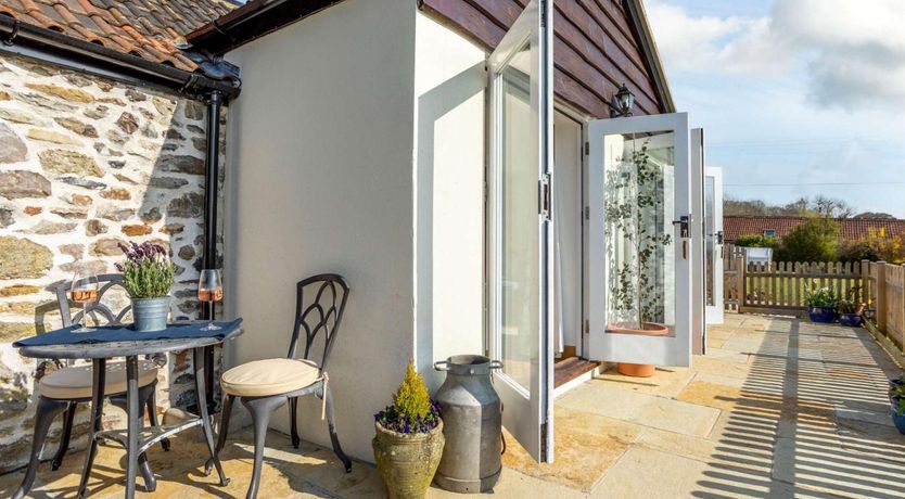 Photo of 1 Bed in Axminster