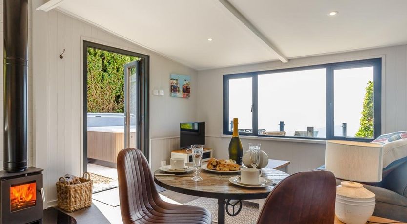 Photo of 1 Bed in Whitsand Bay