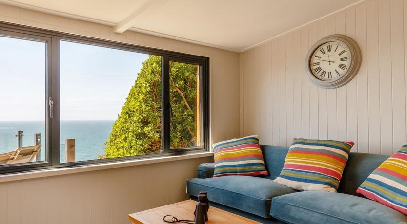 Photo of 1 Bed in Whitsand Bay