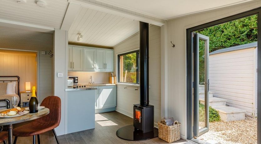 Photo of 1 Bed in Whitsand Bay