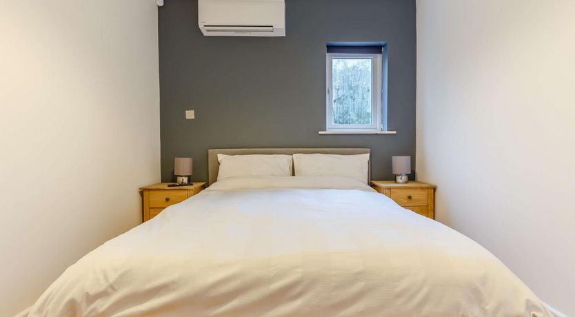 Photo of 4 Bed in St. Newlyn East