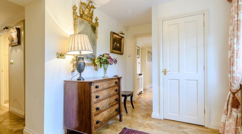 Photo of 3 Bed in Evenjobb