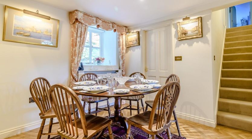 Photo of 3 Bed in Evenjobb