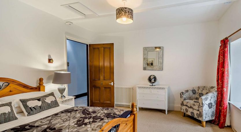 Photo of 6 Bed in Troutbeck Bridge