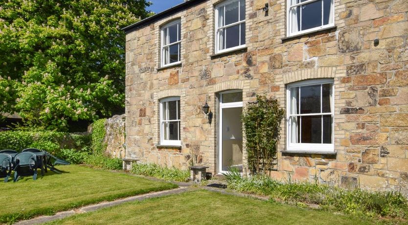 Photo of 4 Bed in Coombe