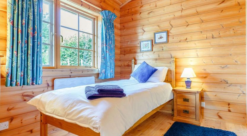 Photo of 2 Bed in Child Okeford