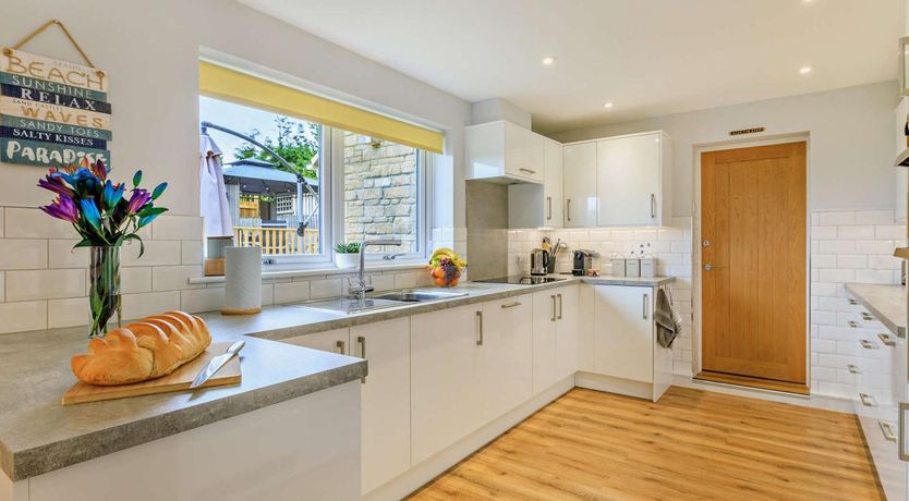 Photo of 5 Bed in Bridport