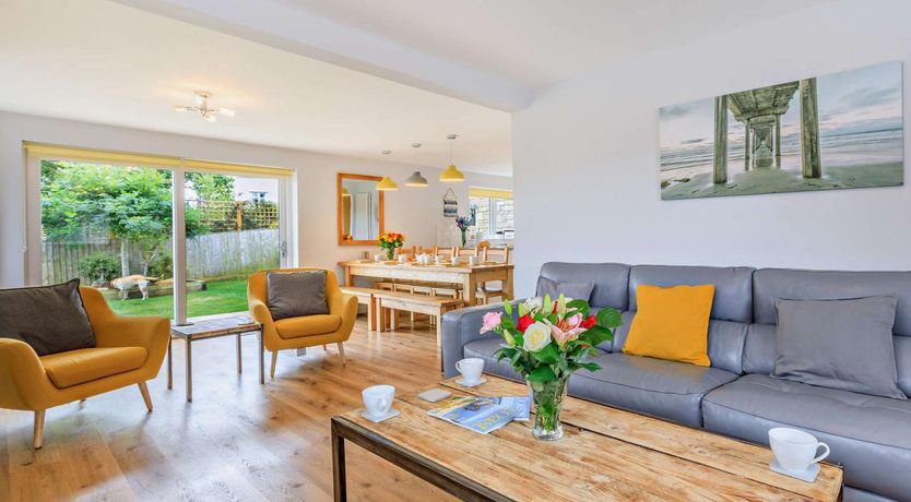 Photo of 5 Bed in Bridport