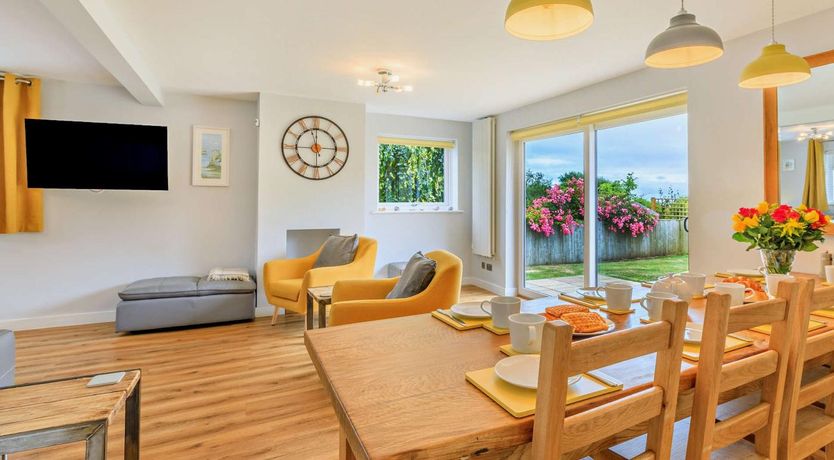 Photo of 5 Bed in Bridport