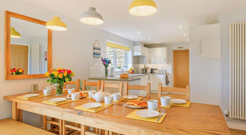 Photo of 5 Bed in Bridport