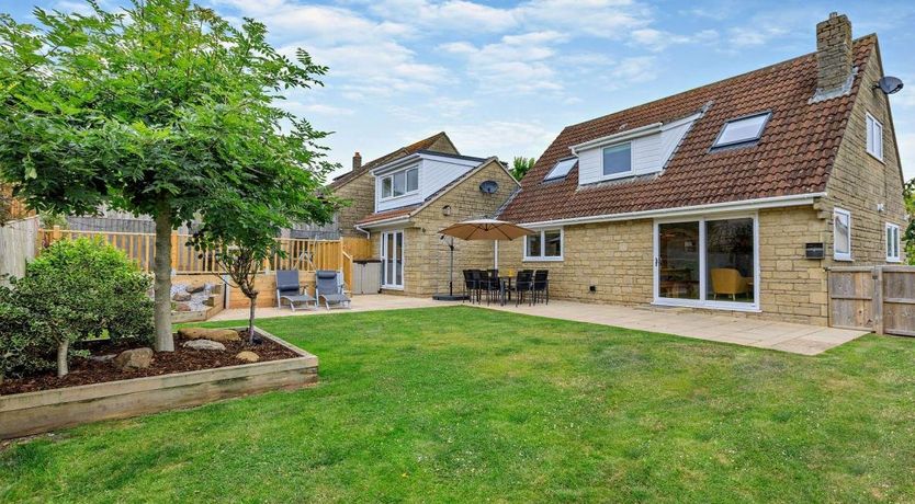 Photo of in Charmouth (83584)