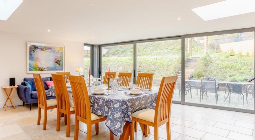 Photo of 6 Bed in Milborne St. Andrew