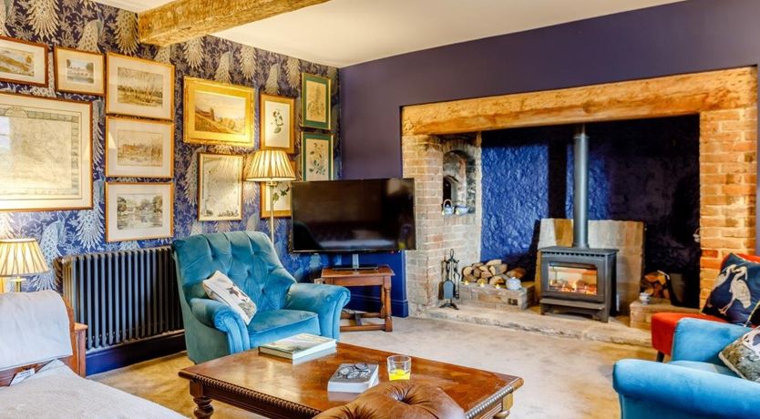 Photo of 6 Bed in Milborne St. Andrew