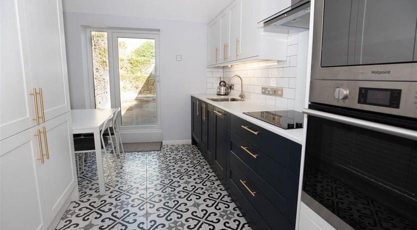 Photo of 2 Bed in Tenby