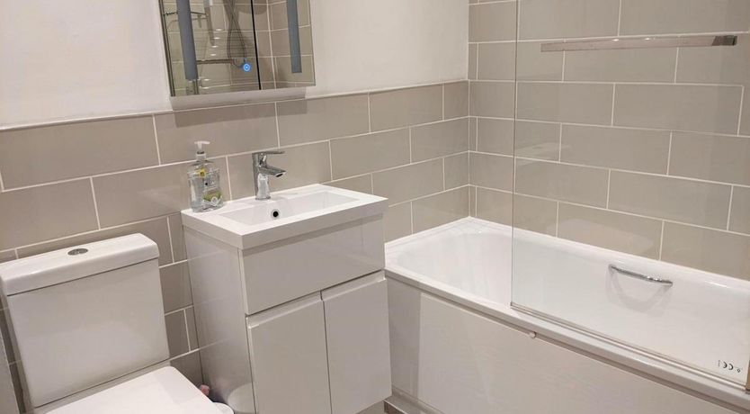 Photo of 2 Bed in Tenby