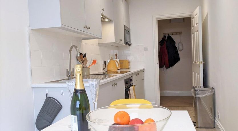 Photo of 2 Bed in Tenby