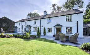 Photo of in Windermere (SZ596)
