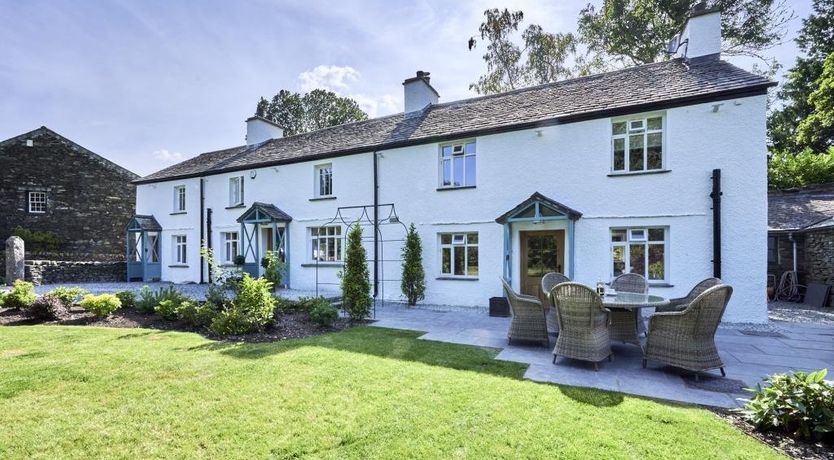 Photo of in Windermere (SZ596)