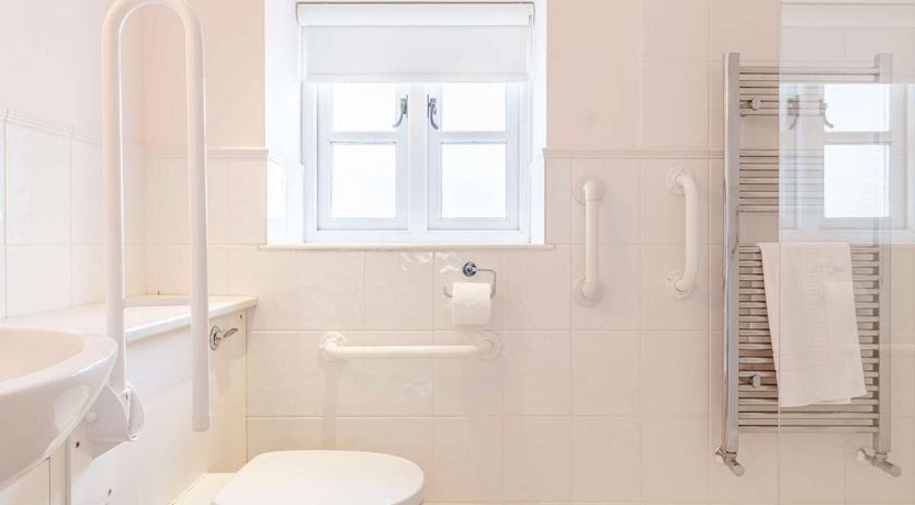 Photo of 2 Bed in Coombe