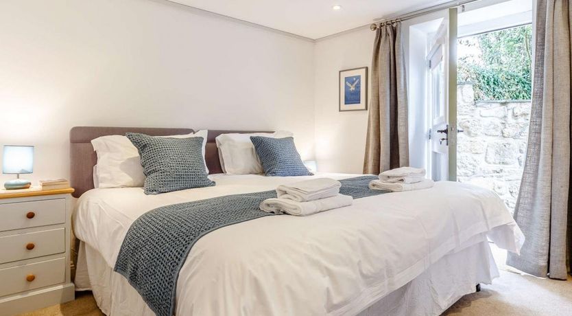 Photo of 2 Bed in Coombe