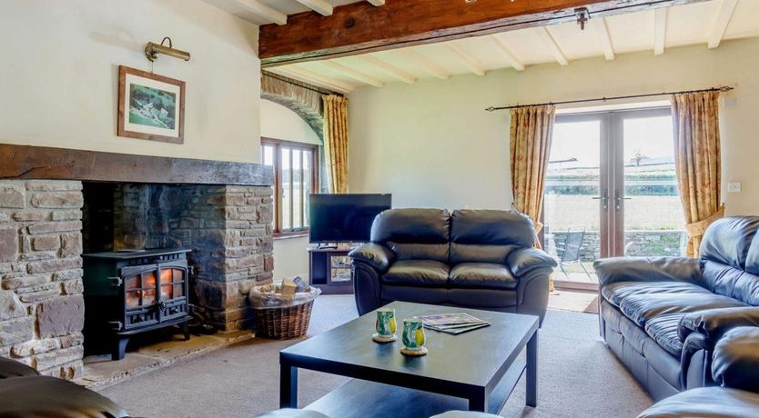 Photo of 6 Bed in Llanfrynach