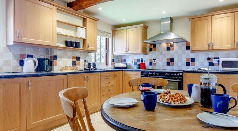 Photo of 6 Bed in Llanfrynach