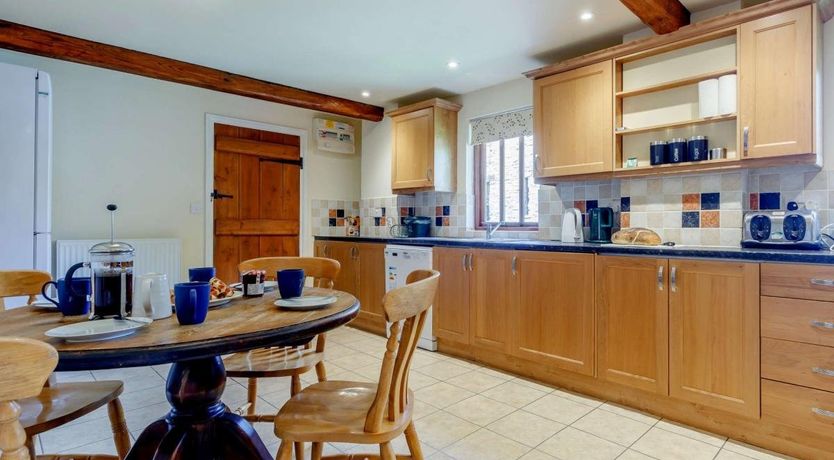 Photo of 6 Bed in Llanfrynach