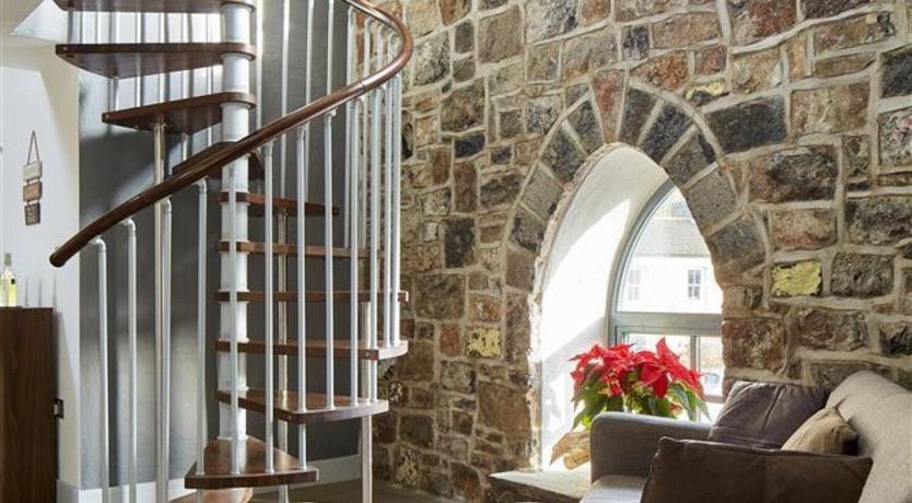 Photo of 2 Bed in Tenby