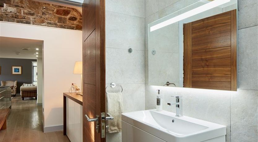 Photo of 2 Bed in Tenby