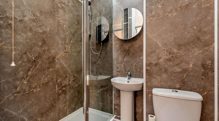 Photo of 2 Bed in Tenby