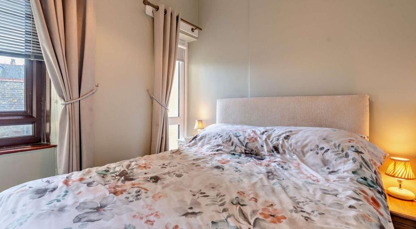 Photo of 2 Bed in Tenby