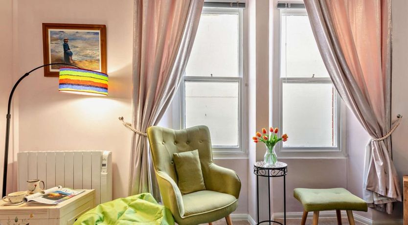 Photo of 2 Bed in Tenby