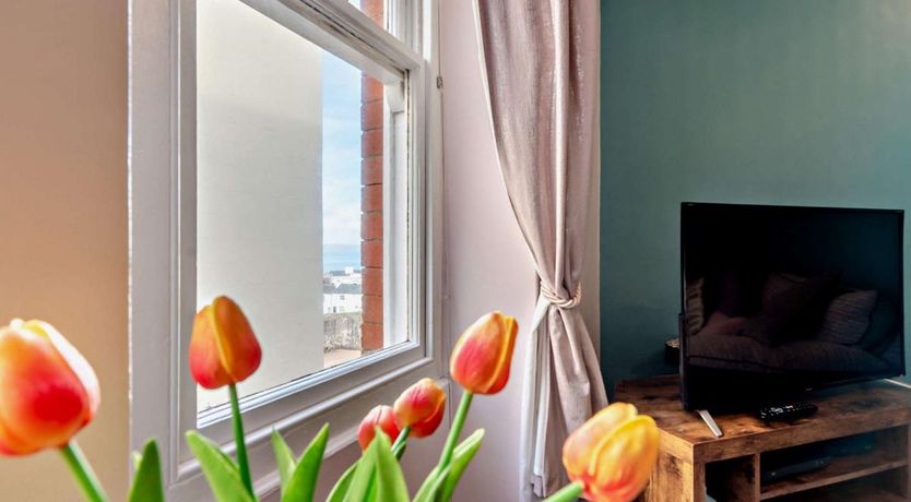 Photo of 2 Bed in Tenby