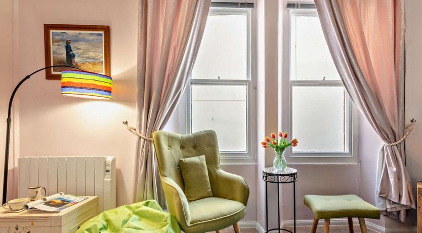 Photo of 2 Bed in Tenby