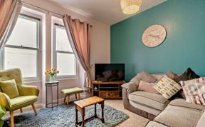Photo of 2 Bed in Tenby