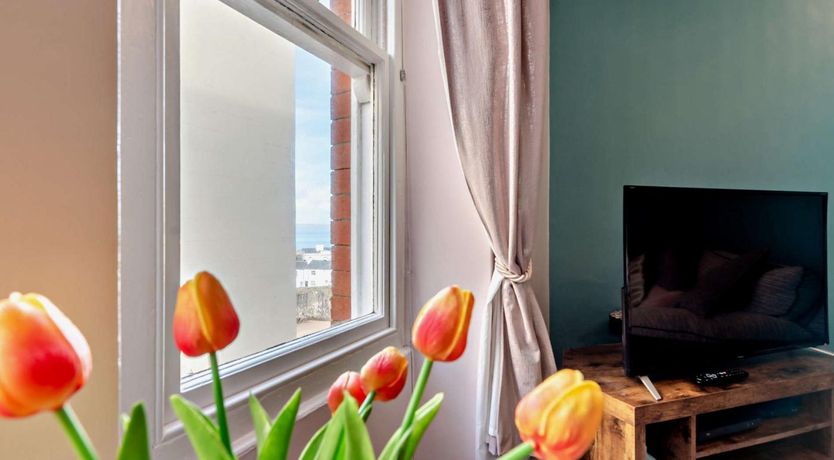 Photo of 2 Bed in Tenby