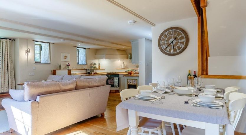 Photo of 3 Bed in Venterdon