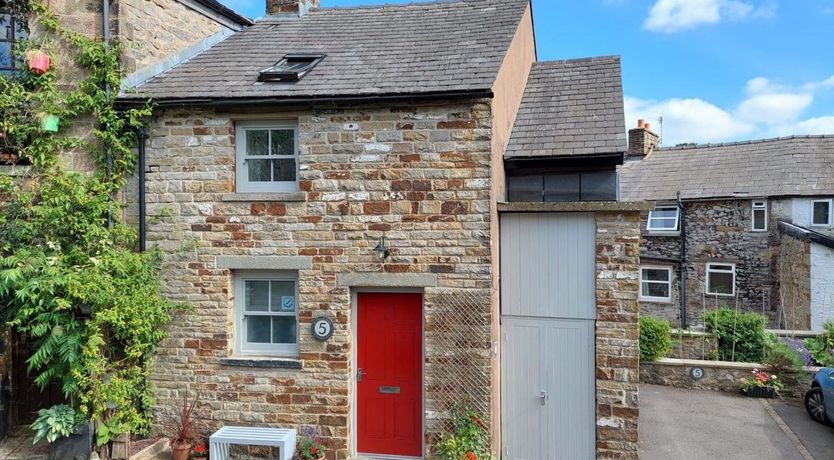 Photo of Cottage in Derbyshire