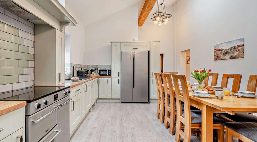 Photo of 4 Bed in Forton