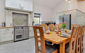 Photo of 4 Bed in Forton