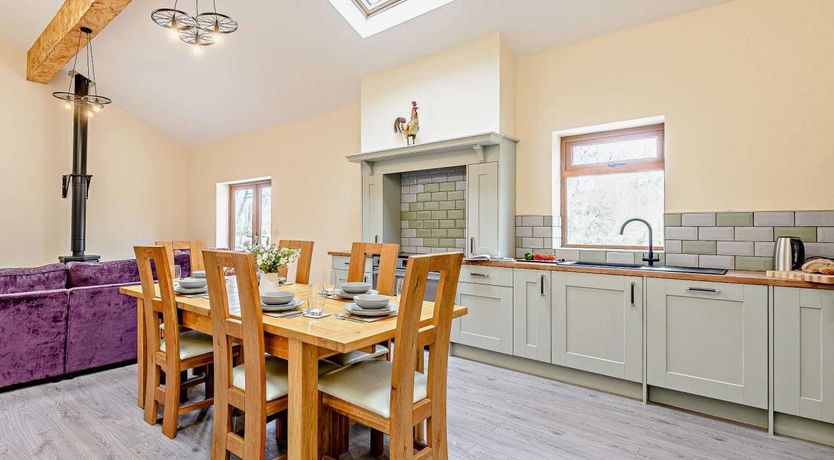 Photo of 4 Bed in Forton