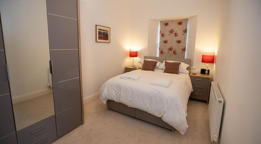 Photo of 3 Bed in Tenby