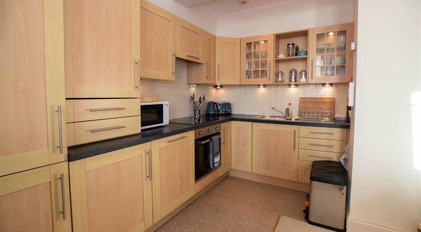 Photo of 3 Bed in Tenby